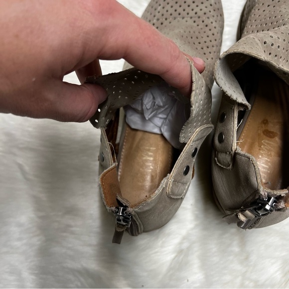 Mi.im taupe vegan ankle‎ booties - Picture 5 of 5